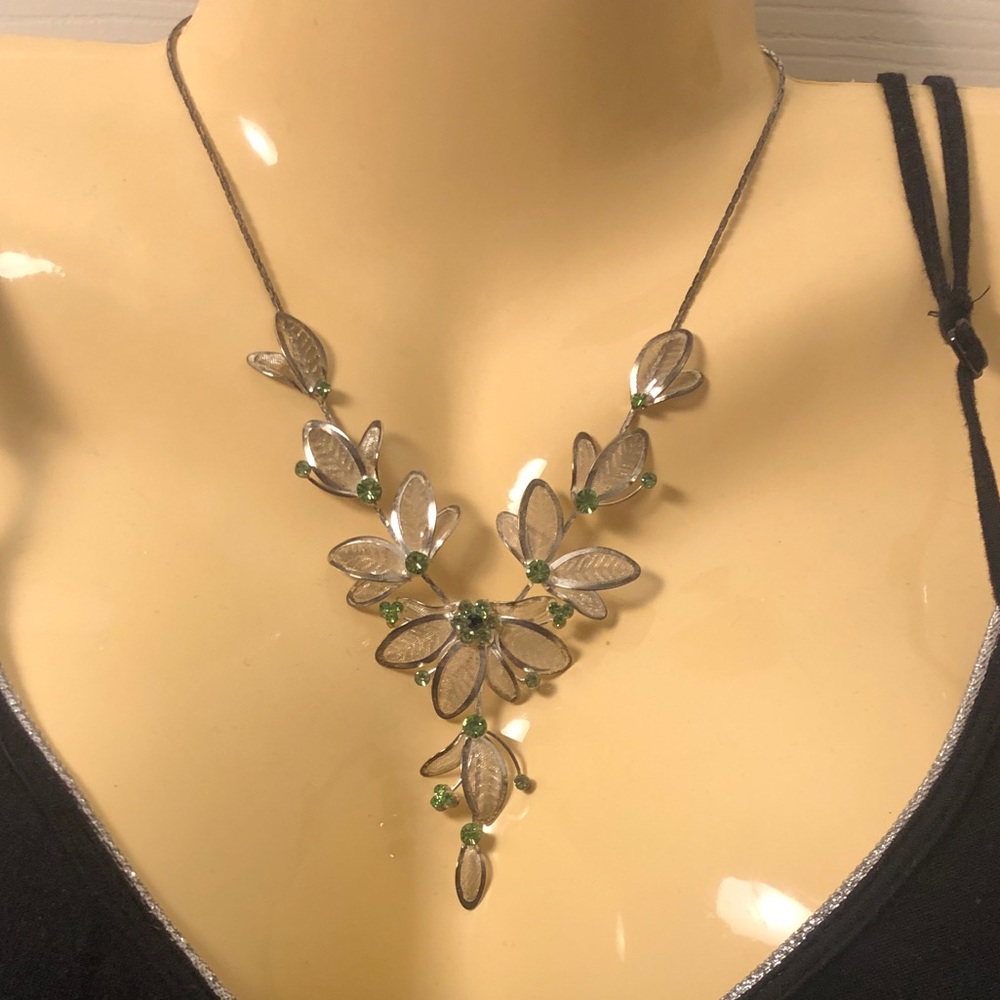 Silver Mesh & Green Rhinestones Cool Romantic Leaves Necklace